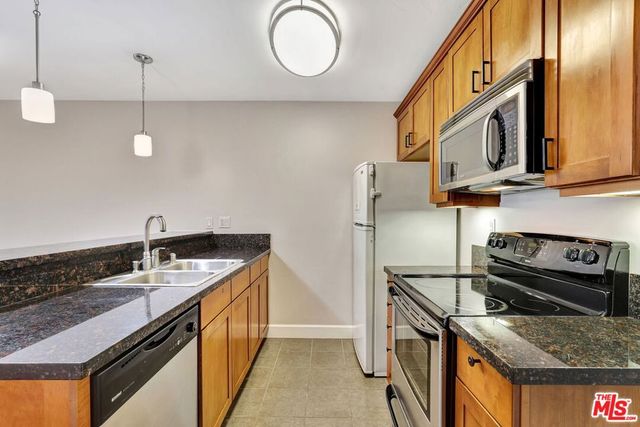 10982 Roebling Avenue 326, Los Angeles, CA 90024