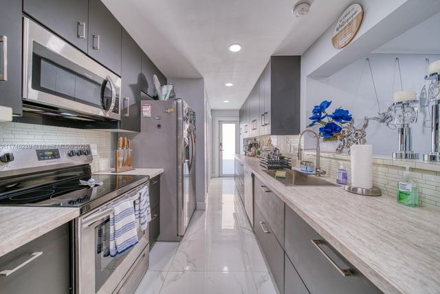 12620 SW 252nd Ter, Homestead, FL 33032