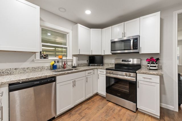 809 Phillips Street, Cleburne, TX 76033