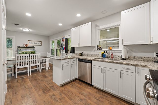 809 Phillips Street, Cleburne, TX 76033