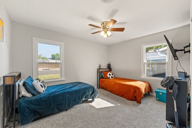 809 Phillips Street, Cleburne, TX 76033