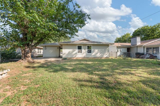 809 Phillips Street, Cleburne, TX 76033