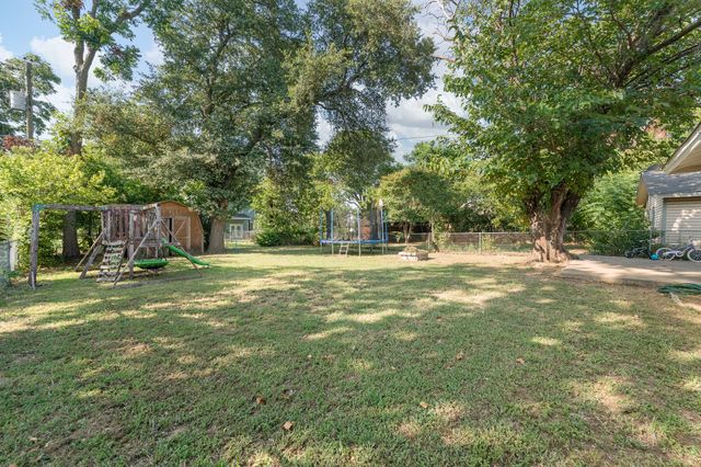 809 Phillips Street, Cleburne, TX 76033