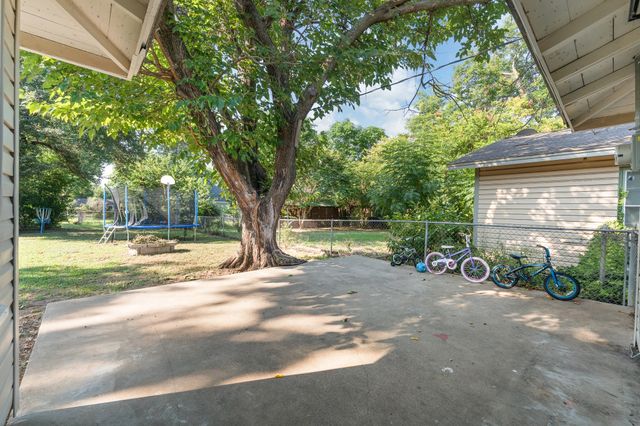 809 Phillips Street, Cleburne, TX 76033