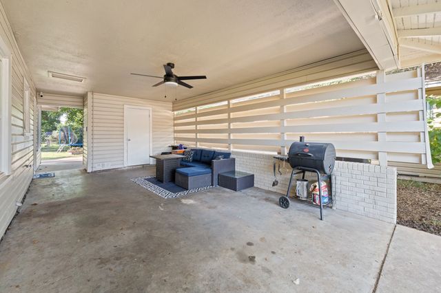 809 Phillips Street, Cleburne, TX 76033