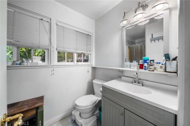 16738 Index, Granada Hills, CA 91344