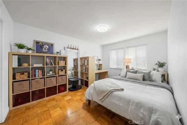 16738 Index, Granada Hills, CA 91344