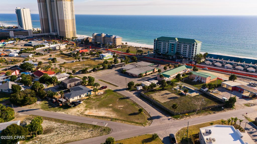 Image 5 of property listing at 601 Granada Circle, Panama City Beach, FL 32413