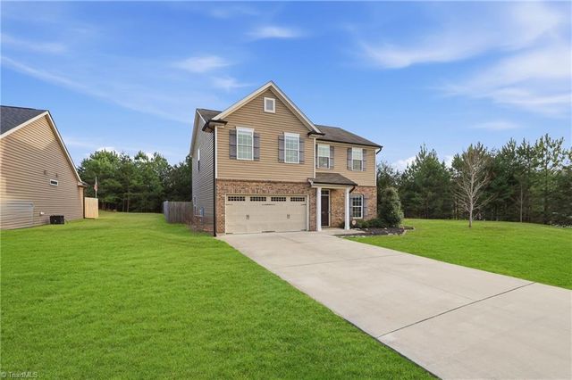 142 Bald Cypress Drive, Winston-salem, NC 27127