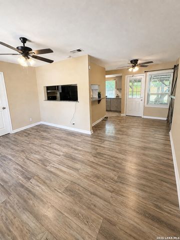 1510 LORELEI LN, New Braunfels, TX 78130