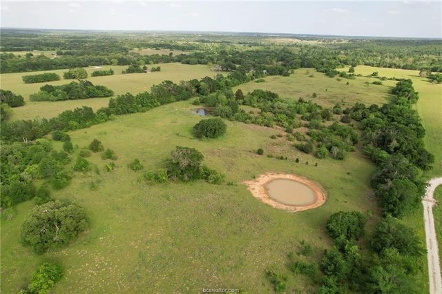 9525 S Hickory Loop County Road, Calvert, TX 77837