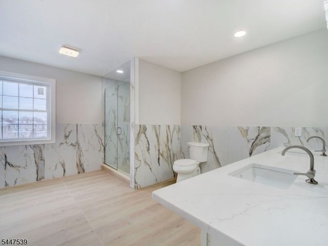 735 Vernon Ave, Kenilworth Boro, NJ 07033