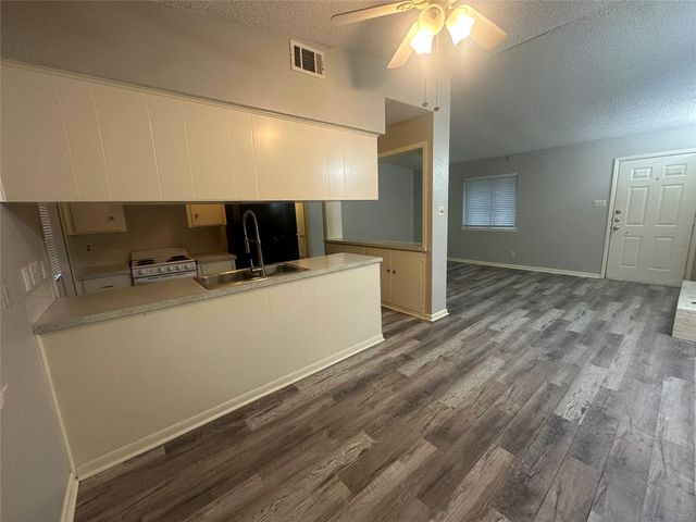 8910 Little Walnut A, Austin, TX 78758