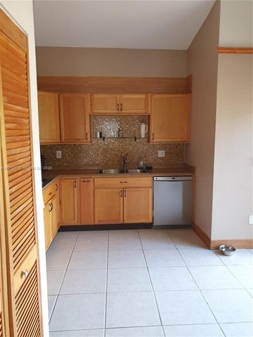 6702 SW 152nd Pl 28-02, Miami, FL 33193