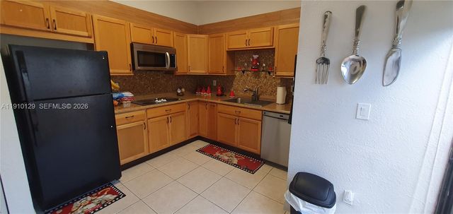 6702 SW 152nd Pl 28-02, Miami, FL 33193