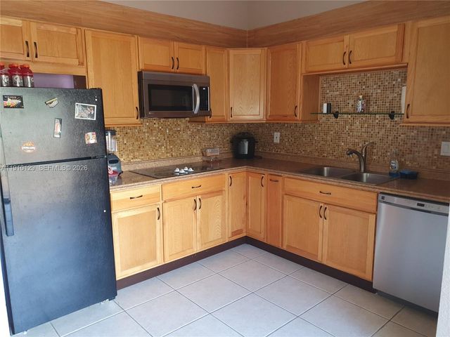 6702 SW 152nd Pl 28-02, Miami, FL 33193