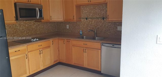 6702 SW 152nd Pl 28-02, Miami, FL 33193