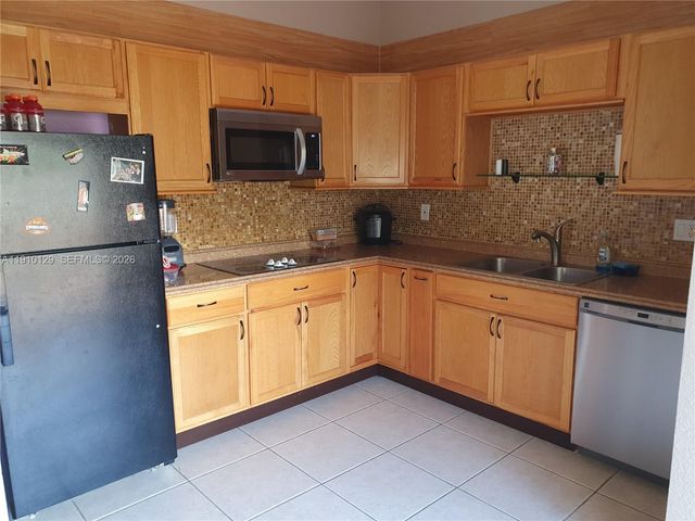 6702 SW 152nd Pl 28-02, Miami, FL 33193