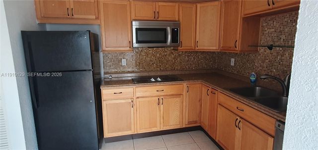 6702 SW 152nd Pl 28-02, Miami, FL 33193