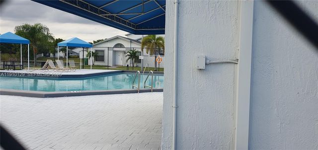 6702 SW 152nd Pl 28-02, Miami, FL 33193