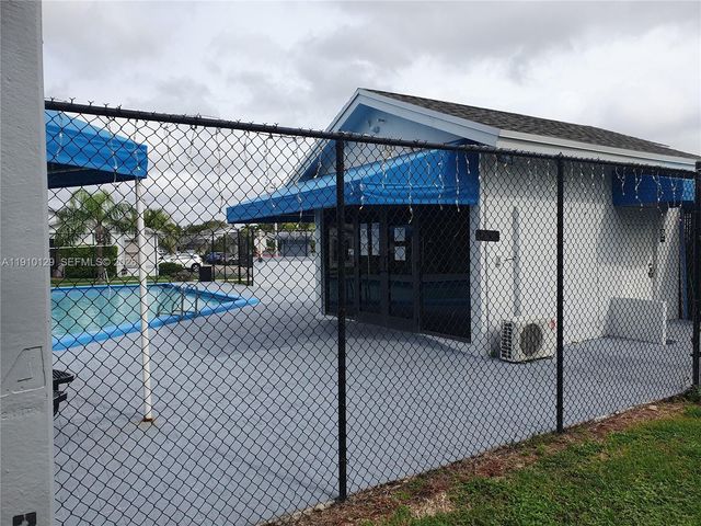 6702 SW 152nd Pl 28-02, Miami, FL 33193