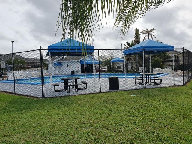 6702 SW 152nd Pl 28-02, Miami, FL 33193