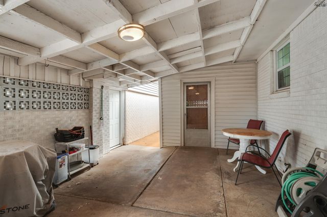 1513 JOHNSON ROAD, Iowa Park, TX 76367