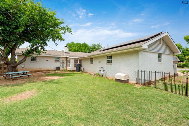 1513 JOHNSON ROAD, Iowa Park, TX 76367