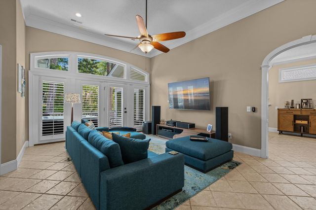 5017 Gilbert Ln., North Myrtle Beach, SC 29582