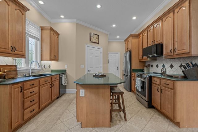 5017 Gilbert Ln., North Myrtle Beach, SC 29582