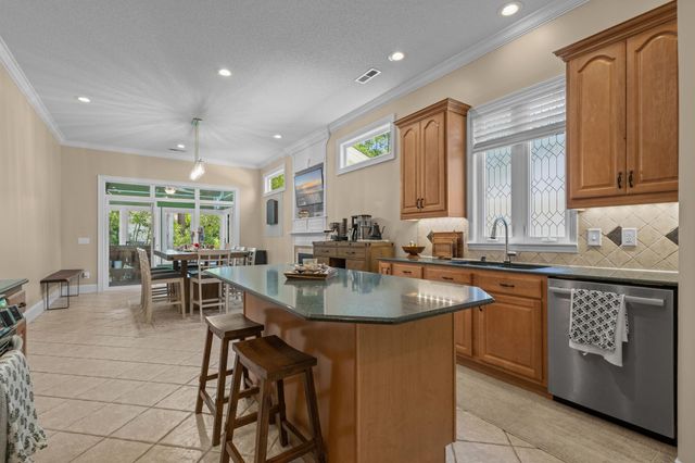 5017 Gilbert Ln., North Myrtle Beach, SC 29582
