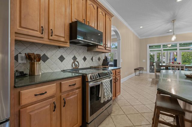 5017 Gilbert Ln., North Myrtle Beach, SC 29582