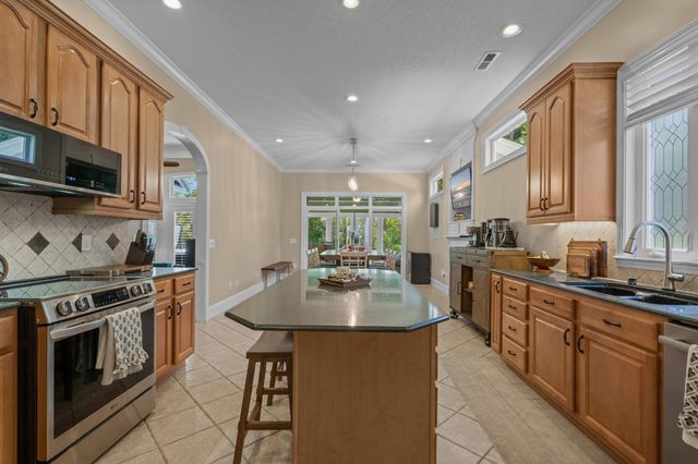 5017 Gilbert Ln., North Myrtle Beach, SC 29582