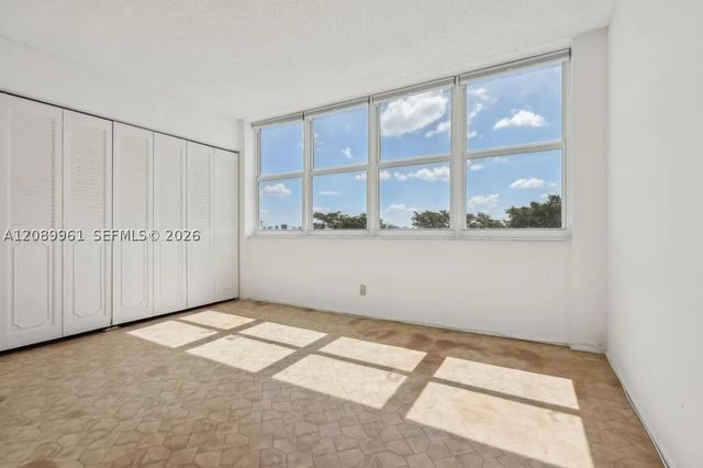 2150 Sans Souci Blvd C402, North Miami, FL 33181
