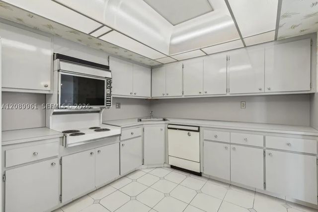 2150 Sans Souci Blvd C402, North Miami, FL 33181