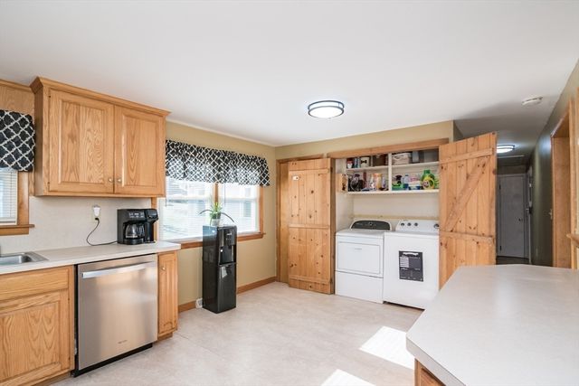 7 Kaolin Rd, Blandford, MA 01008