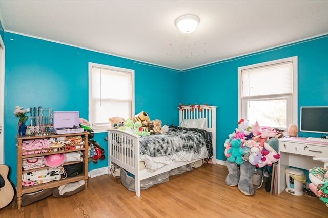 7 Kaolin Rd, Blandford, MA 01008