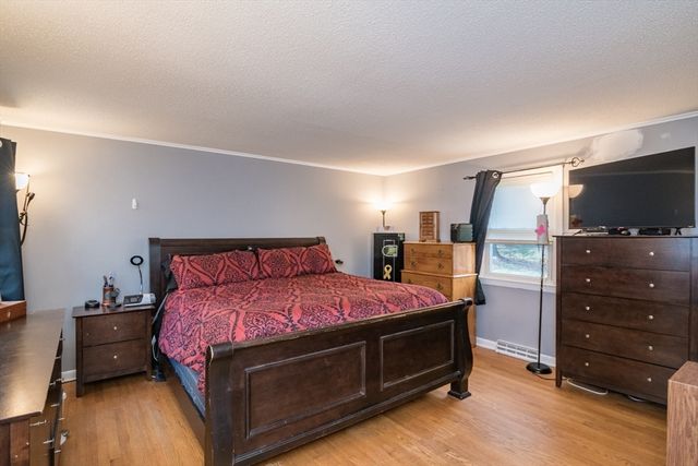 7 Kaolin Rd, Blandford, MA 01008