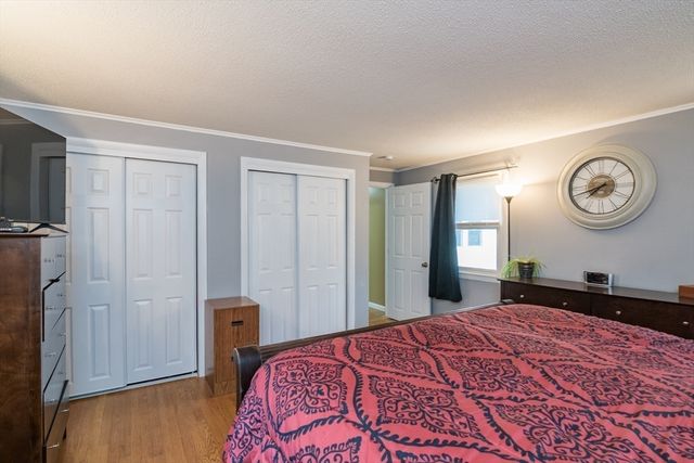 7 Kaolin Rd, Blandford, MA 01008