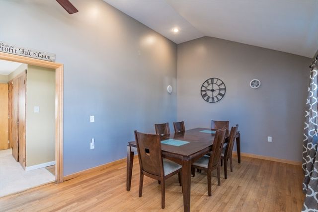 7 Kaolin Rd, Blandford, MA 01008