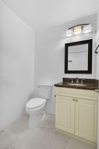 105 Lake Irene Drive, West Palm Beach, FL 33411