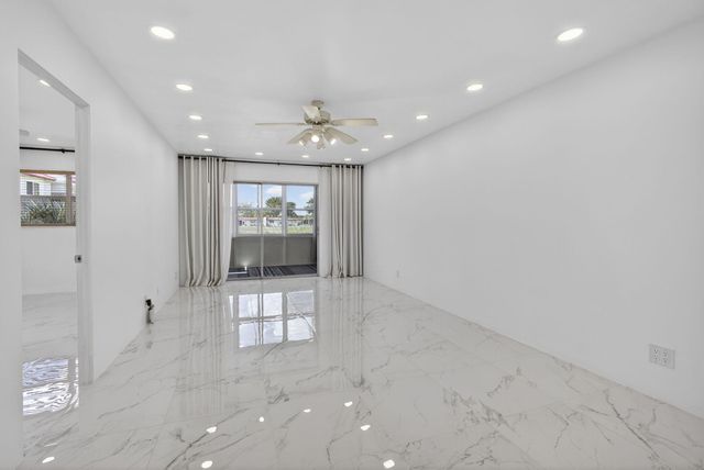 105 Lake Irene Drive, West Palm Beach, FL 33411