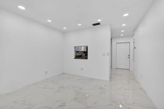 105 Lake Irene Drive, West Palm Beach, FL 33411