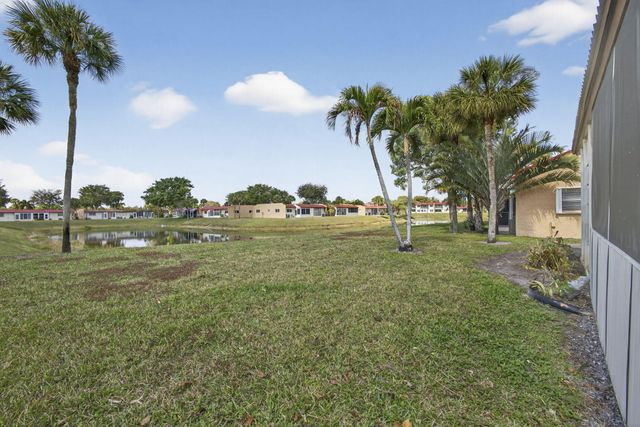 105 Lake Irene Drive, West Palm Beach, FL 33411