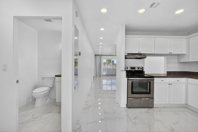 105 Lake Irene Drive, West Palm Beach, FL 33411