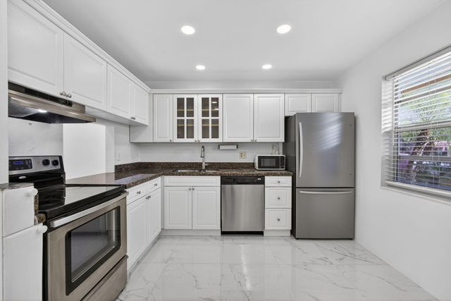 105 Lake Irene Drive, West Palm Beach, FL 33411