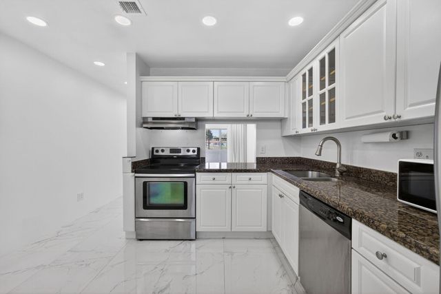 105 Lake Irene Drive, West Palm Beach, FL 33411