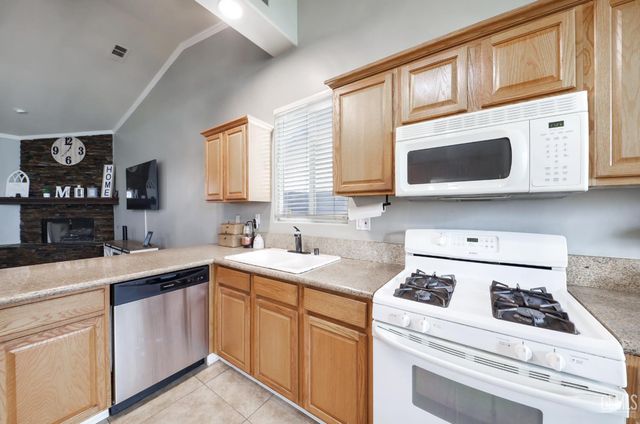 325 Dani Rose Lane, Bakersfield, CA 93308