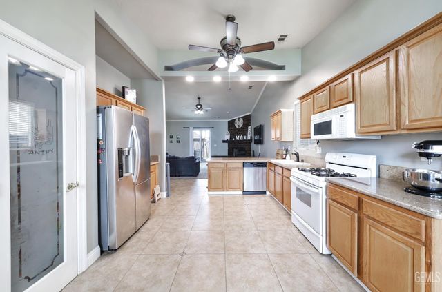 325 Dani Rose Lane, Bakersfield, CA 93308