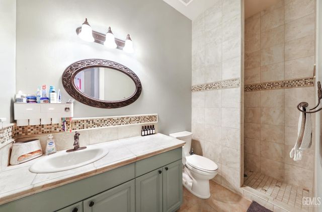 325 Dani Rose Lane, Bakersfield, CA 93308